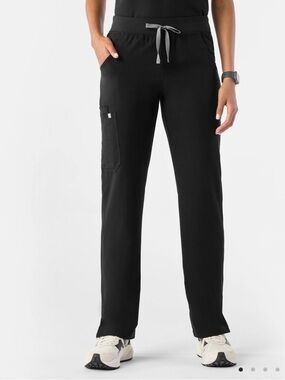 Figs Technical Collection Kade Cargo Scrub Pants